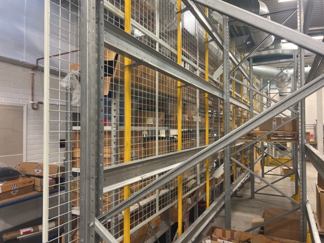 1116836-13 Pallet rack for disassembly 26 sec