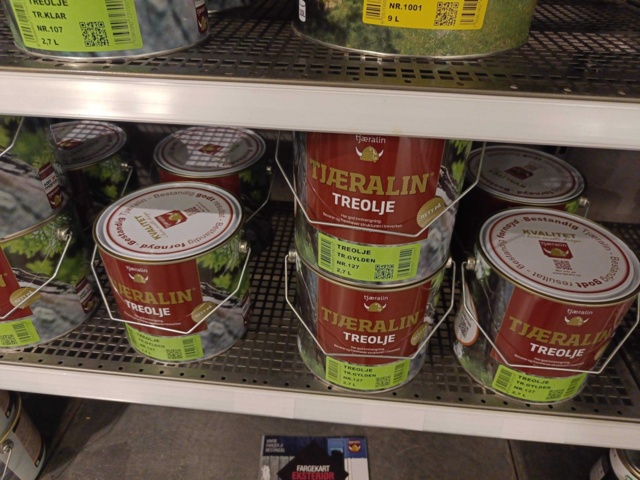 1000207-11 Party with Tjaeralin Oils