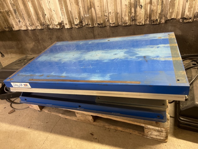 1116852-9 2 lift tables Edmo Lift ALT 750