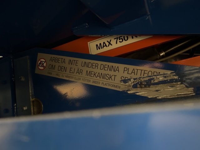 1116852-11 2 lift tables Edmo Lift ALT 750