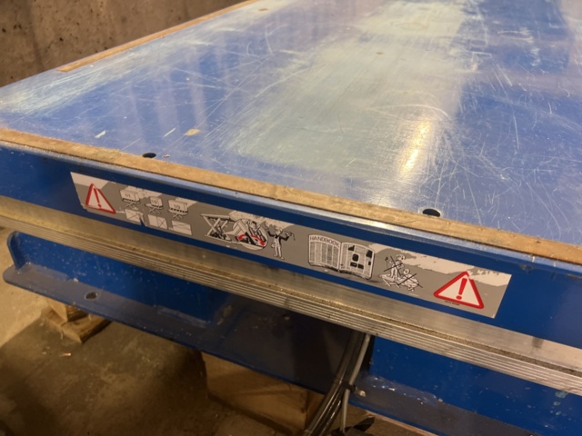 1116852-13 2 lift tables Edmo Lift ALT 750