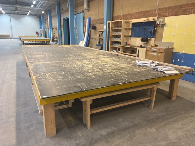 1117374-1 Assembly stations 3 pcs Including Tool cabinet