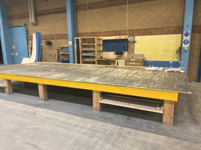 1117374-2 Assembly stations 3 pcs Including Tool cabinet