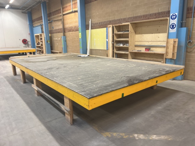 1117374-4 Assembly stations 3 pcs Including Tool cabinet