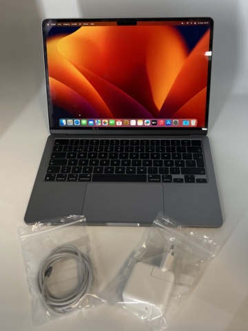 1130852-1 Apple M2 MacBook Air 13'