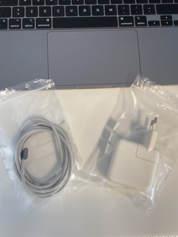 1130852-13 Apple M2 MacBook Air 13'