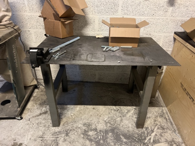 1117411-1 Welding stand with extraction arm & screwdriver