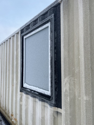 1116876-11 Container 40 feet with electrical center