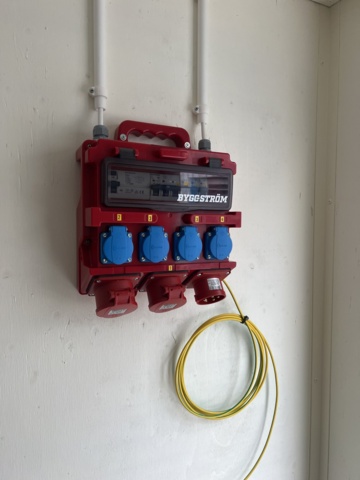 1116876-15 Container 40 feet with electrical center