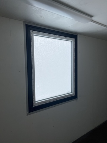 1116876-18 Container 40 feet with electrical center