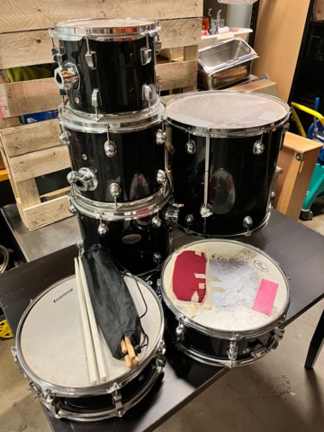 1132487-2 Drums Pearl Target, pouches and stands