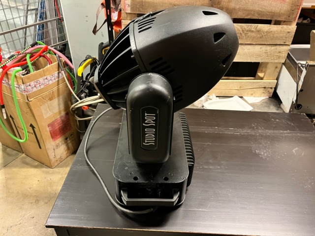 1132488-3 Studio Spot 575 Series 575H Color Mix Light: 2 pcs