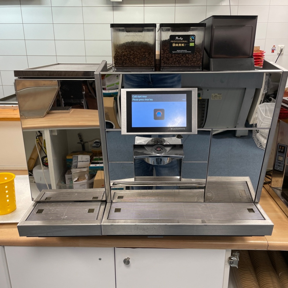 Thermoplan Black & White Swiss Quality Coffee machine | PS Auction