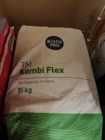 1000322-13 Lot with fixing compound and putty