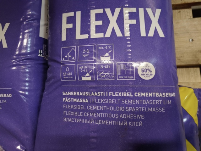 1000322-16 Lot with fixing compound and putty