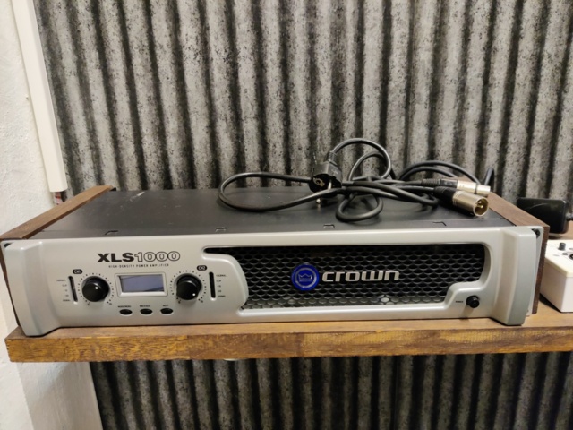 1116151-4 Amplifier Crown XLS 1000 Including microphone control