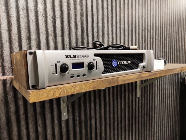 1116151-6 Amplifier Crown XLS 1000 Including microphone control