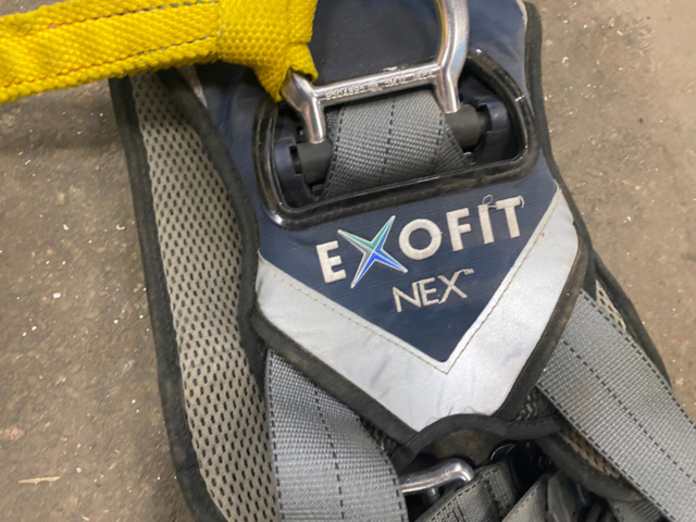 1133839-4 1 Safety Harness & 2 Lifting harness