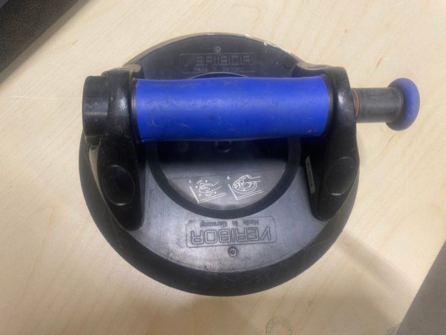 1133840-3 4 Suction cups for glass lifting