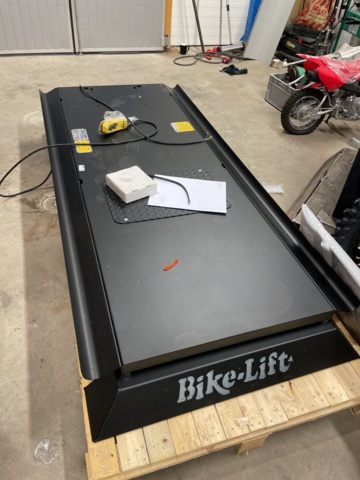 1067052-2 Motorcycle lift - Bike-Lift Max 516- Elektrohydralic - New