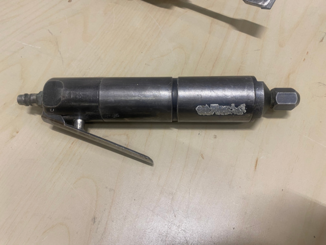 1133861-3 3 Air-powered hand machines