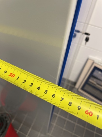 1085921-6 Omklädningsskåp cirka 68x56x192 cm