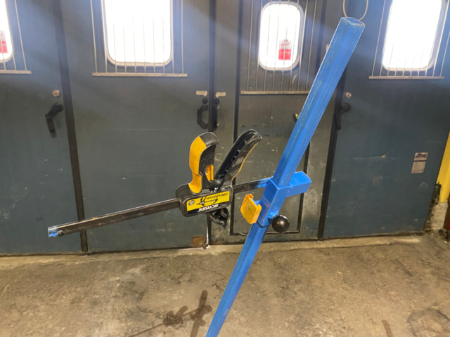 1133868-7 2 Door/window trolleys