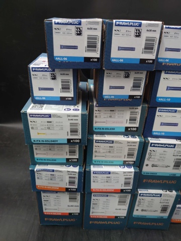 1132850-2 Sortiment med olika plugg