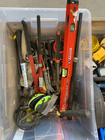 1035469-3 Pallet with mixed tools