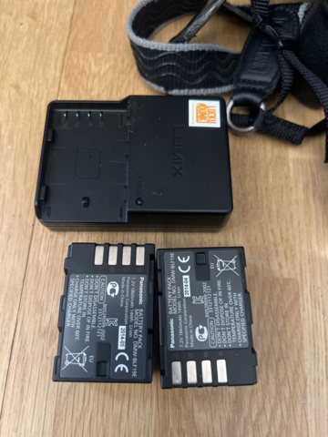 1117416-2 System camera Panasonic Lumix DMC-GH4 with accessories