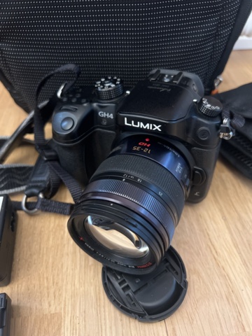 1117416-3 System camera Panasonic Lumix DMC-GH4 with accessories