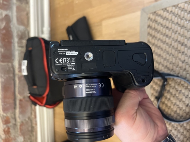 1117416-6 System camera Panasonic Lumix DMC-GH4 with accessories