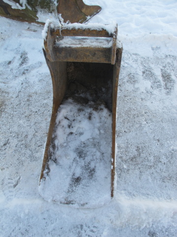 636812-3 Cable bucket with S-45 bracket