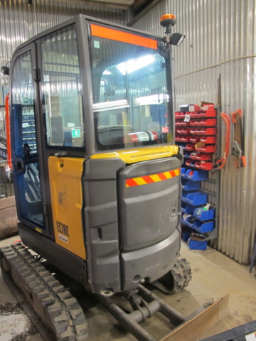 636846-10 Volvo Tracked Excavator