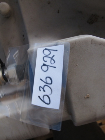 636929-2 Plastic tank, 2 ALU ladders