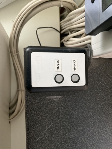 1120611-6 Reception hatch el