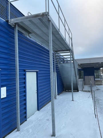 1120674-8 Galvanized escape stairs