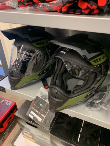 1034930-3 Lot of helmets approx. 20 pieces