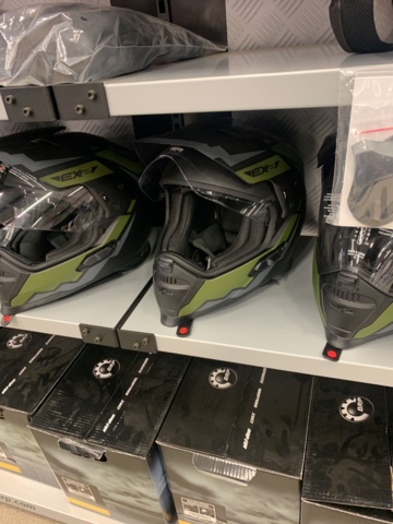 1034930-4 Lot of helmets approx. 20 pieces