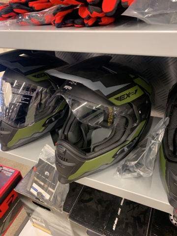 1034930-8 Lot of helmets approx. 20 pieces