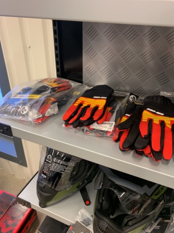 1034930-9 Lot of helmets approx. 20 pieces