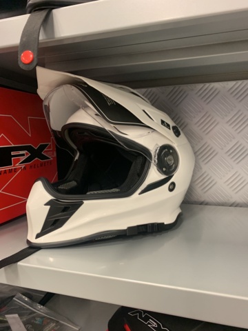 1034930-14 Lot of helmets approx. 20 pieces