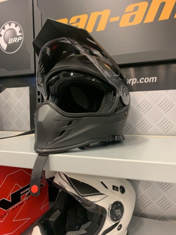 1034930-15 Lot of helmets approx. 20 pieces