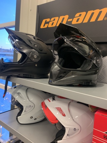 1034930-16 Lot of helmets approx. 20 pieces