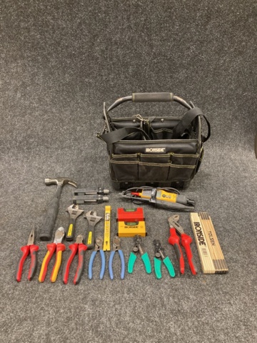 1132752-1 Hand tools incl. voltage tester Fluke T130