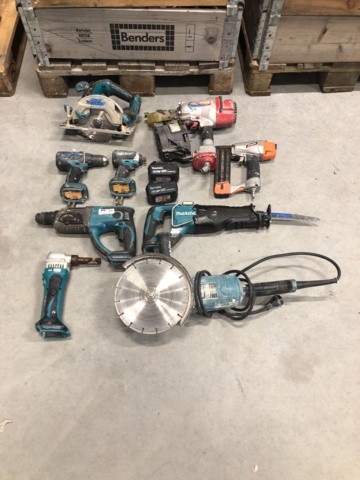 1035476-1 Package of Makita 18V power tools