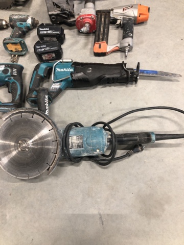 1035476-2 Package of Makita 18V power tools