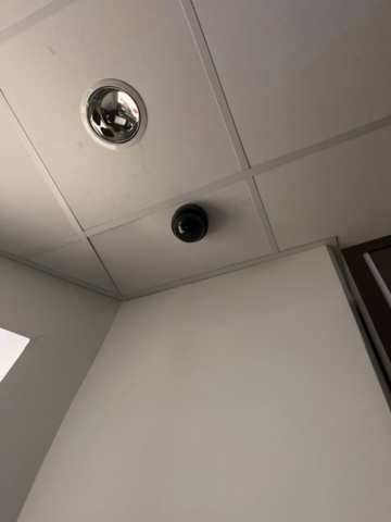 1131522-1 Surveillance system with recorder & 4 screens