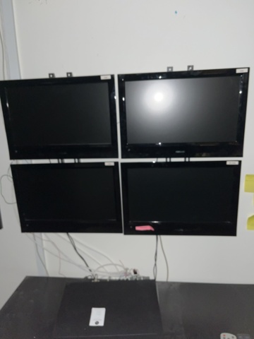 1131522-7 Surveillance system with recorder & 4 screens