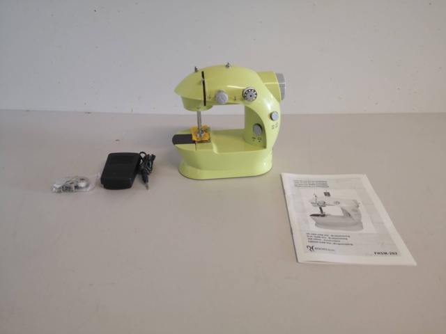 1138708-1 Sewing machine Mini No reservation price!